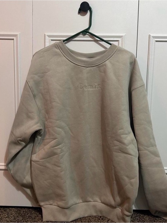 Comfrt Tops - Comfrt pull over.